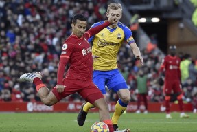 包含利物浦内部会议纪要流出——国际比赛日扳平良机，意甲使命明确，更衣室氛围转暖的词条